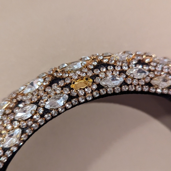Jeweled Headband - Picture 7 of 8